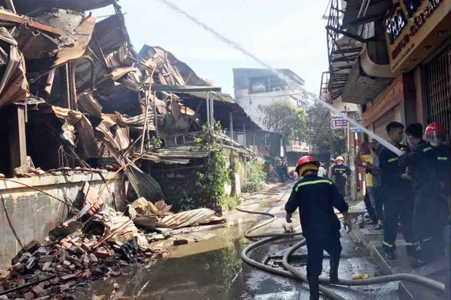 Hiện trường vụ cháy. Ảnh: Anh Chiến 