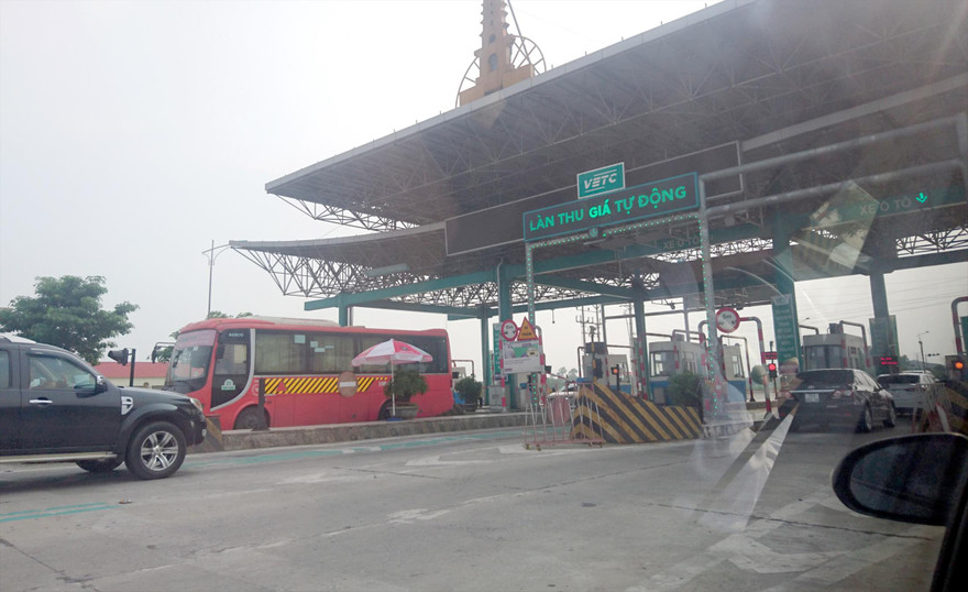 Năm 2018, khi đổi tên “Trạm thu phí” thành “Trạm thu giá”, Bộ GTVT đã vấp phải phản ứng nên đã trả lại tên cũ. Ảnh: Phạm Thanh