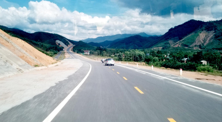 Dự án cao tốc La Sơn - Túy Loan đang đợi ngày thông xe. Ảnh: Phạm Thanh 