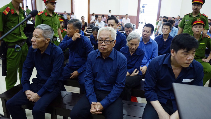 Phiên tòa hiện đang vào phần xét hỏi. Ảnh: Tân Châu 