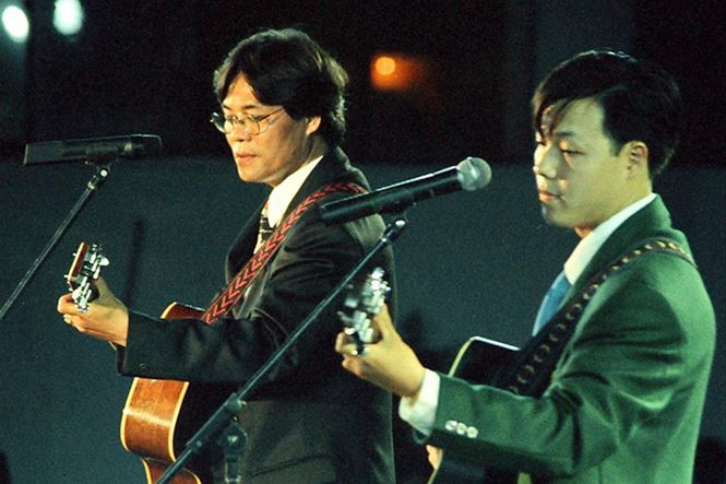 Ngọc Tân và con trai 