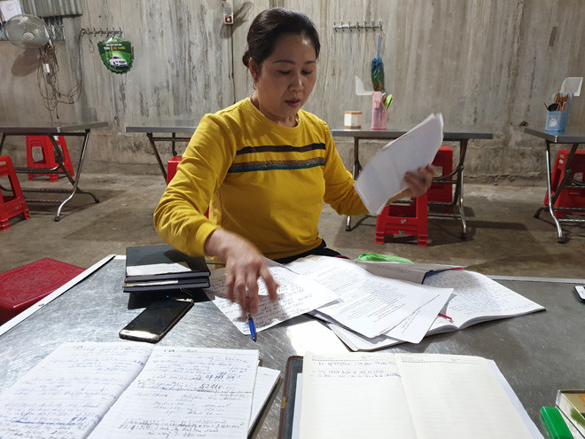 Bà Phan Thị Thanh Mùi, chủ nhà hàng Minh Mùi phản ánh sự việc với phóng viên