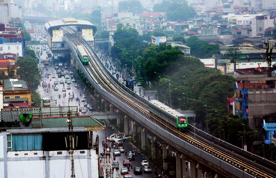 Đường sắt đô thị Cát Linh - Hà Đông là một trong những dự án đội vốn khủng. Ảnh: hồng vĩnh 