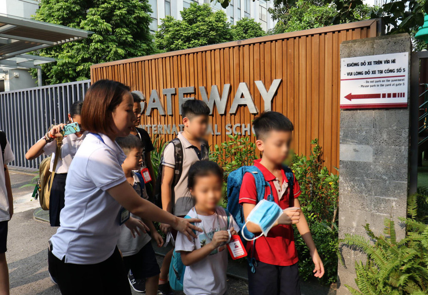 Vụ trẻ tử vong do bỏ rơi trên xe buýt ở trường Getway lại tiếp tục nhận được sự quan tâm tại cuộc họp báo Chính phủ thường kỳ trong chiều 4/9. ẢNH: NHƯ Ý