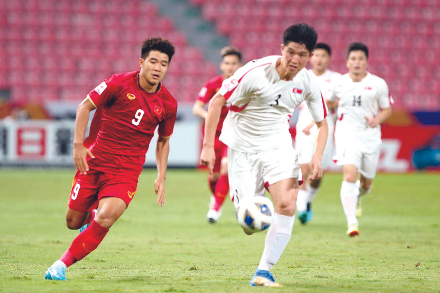 Hà Đức Chinh là một trong những tiền đạo hiếm hoi của bóng đá Việt Nam hiện nay Ảnh: HỮU PHẠM 