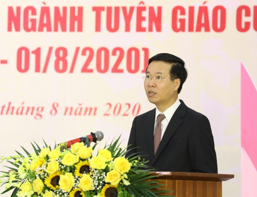 Trưởng Ban Tuyên giáo Trung ương Võ Văn Thưởng đọc diễn văn kỷ niệm Ảnh: TTXVN 