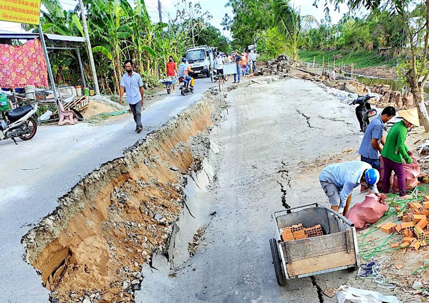 Hiện trường vụ sụt lún mới đây