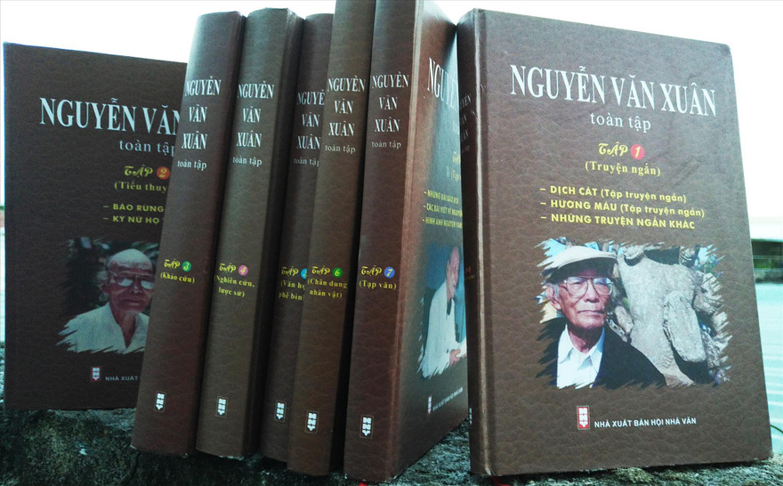 Toàn tập Nguyễn Văn Xuân ảnh: Tr.T 