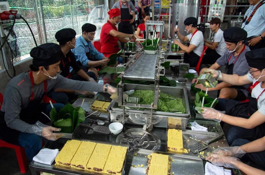 Bánh chưng dây chuyền của anh Phạm Khắc TưởngẢnh do nhân vật cung cấp