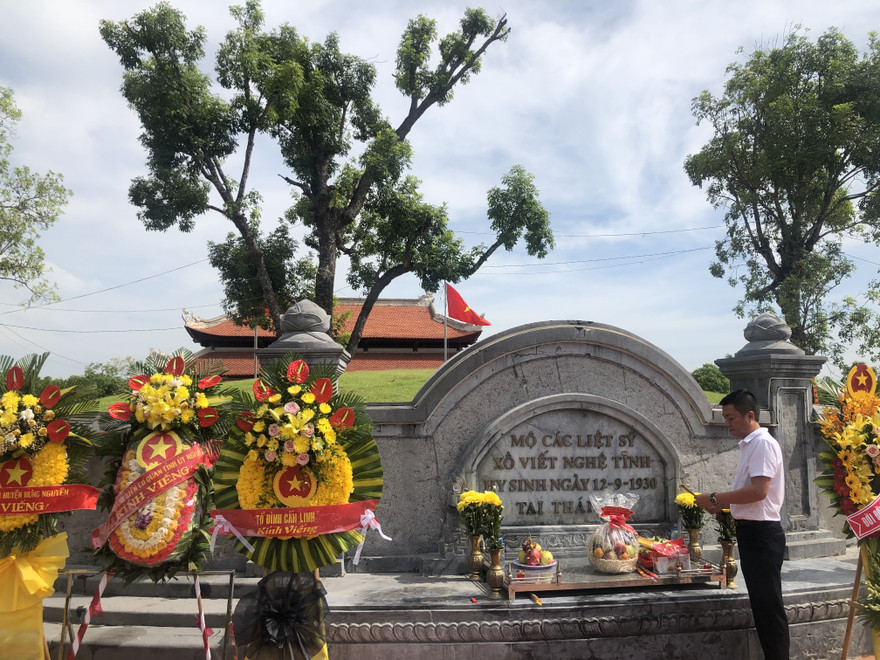 Mộ các liệt sỹ Xô viết Nghệ - Tĩnh tại Thái Lão (Hưng Nguyên, Nghệ An) 