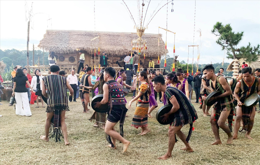 Ngôi nhà sàn của bà Nga 