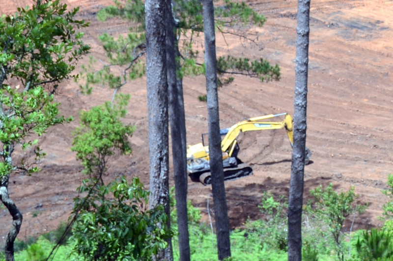 Xe cơ giới san ủi đất 