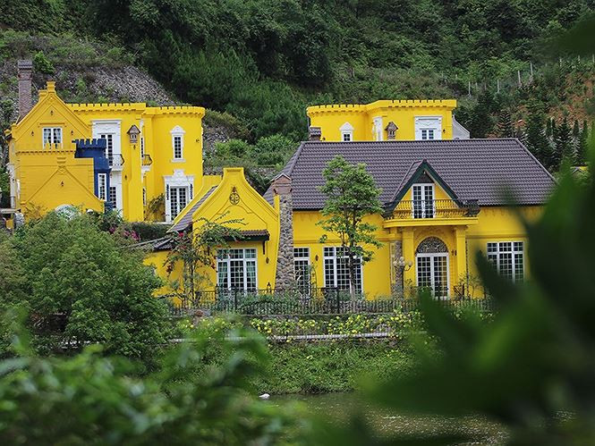 Cưỡng chế 27 công trình 'xẻ thịt' rừng Sóc Sơn 