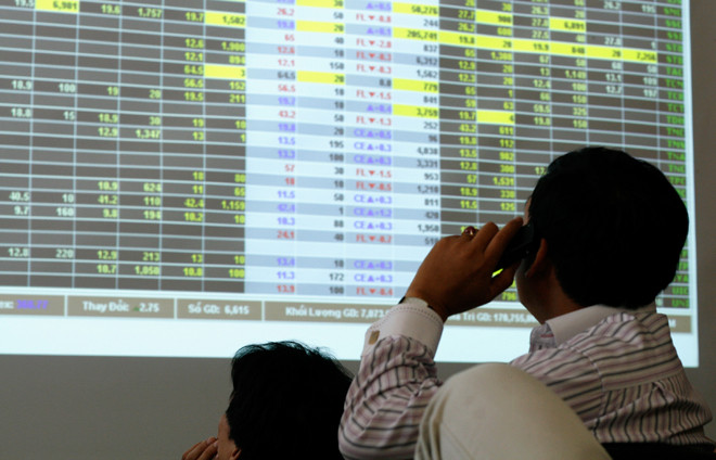 Tiền từ ngân hàng không còn chảy vào TTCK nhiều như trước đây. Ảnh: Nhật MInh