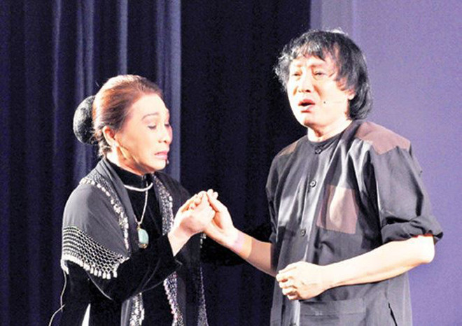 NSND Bạch Tuyết và NSƯT Minh Vương trong vở "Đời cô Lựu."ảnh: T.L 