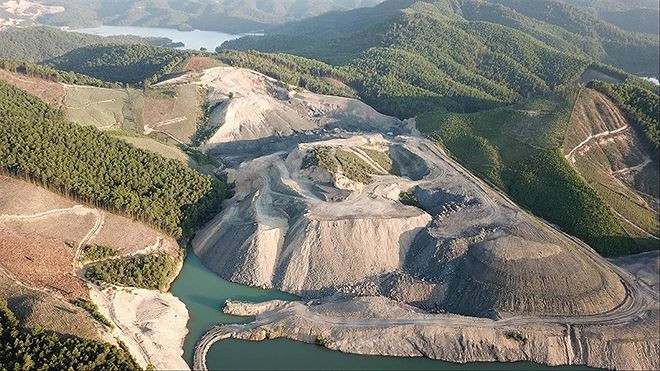 Vị trí bốc xúc đất được cấp trên vỉa than