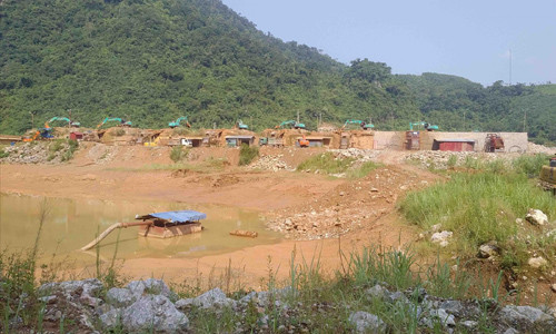 Hiện trường khu vực khai thác khoáng sản Ảnh: Đ.H 