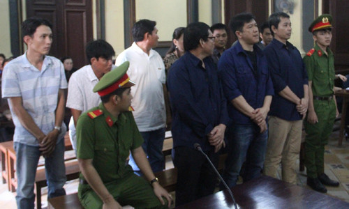 Các bị cáo tại phiên tòa sơ thẩm từng bị hoãn trước đây Ảnh P.V 