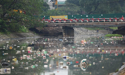 Sông Tô Lịch hiện bị ô nhiễm nghiêm trọng Ảnh: pv