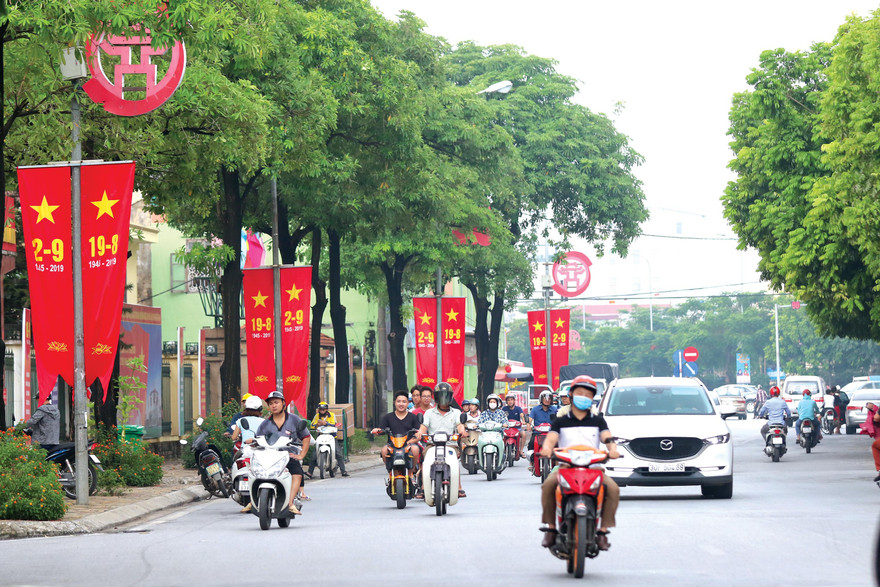 Từ huyện khó khăn sau 5 năm phát triển, đời sống vật chất và tinh thần của người dân huyện Gia Lâm đã có thay đổi rõ nét Ảnh: Như Ý