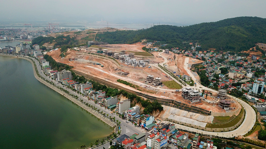 Để làm condotel, biệt thự nghỉ dưỡng, có tỉnh đã cho phá rừng, san núi 