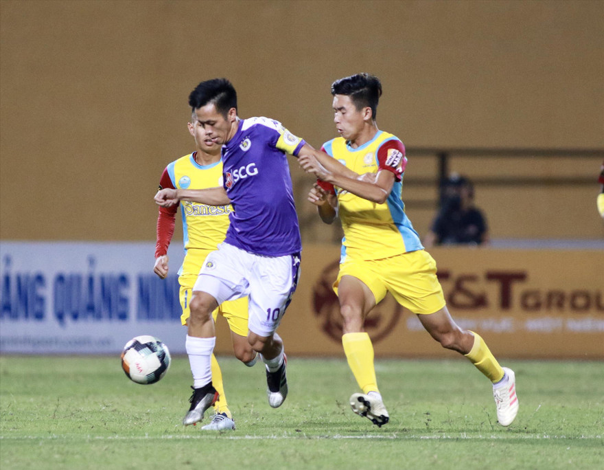 Nếu cầm chân được TPHCM, Khánh Hòa vừa gia tăng hy vọng trụ hạng, vừa gián tiếp giúp CLB Hà Nội trong cuộc đua ở ngôi đầu ảnh: VSI 