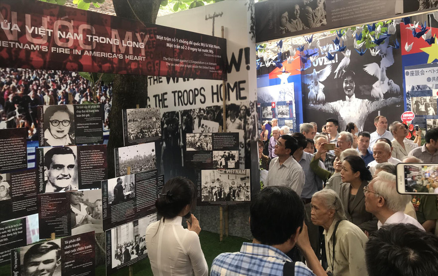 Không gian trưng bày “Nhật ký hòa bình” tại Nhà tù Hỏa Lò 