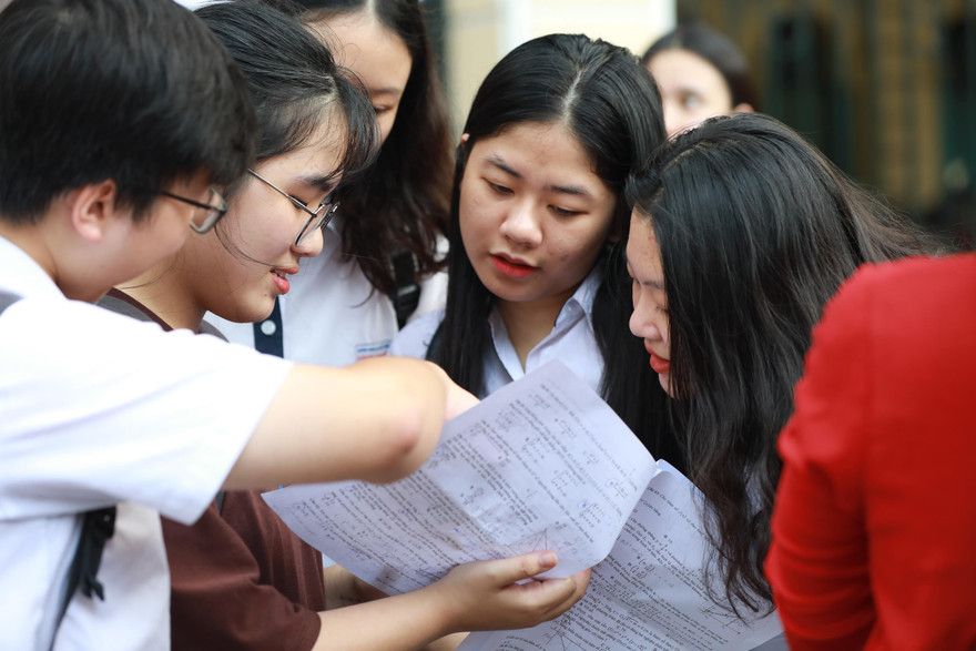 Thí sinh dự thi THPT quốc gia Ảnh: hồng vĩnh 