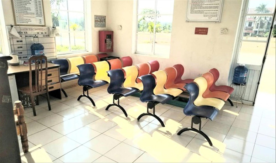 Phòng chờ không một bóng người