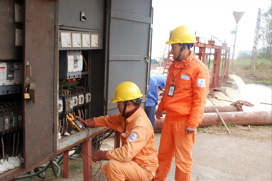 Năm sau có thể thiếu điện vì nhiều dự án điện quy mô lớn chậm tiến độ. ảnh: p.v 