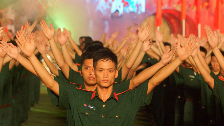 Khắc ghi lời Bác, cùng với tuổi trẻ cả nước, tuổi trẻ Quân đội xung kích đi đầu trong mọi lĩnh vực công tác để cống hiến cho Tổ quốc và nhân dân ẢNH: NGUYỄN MINH