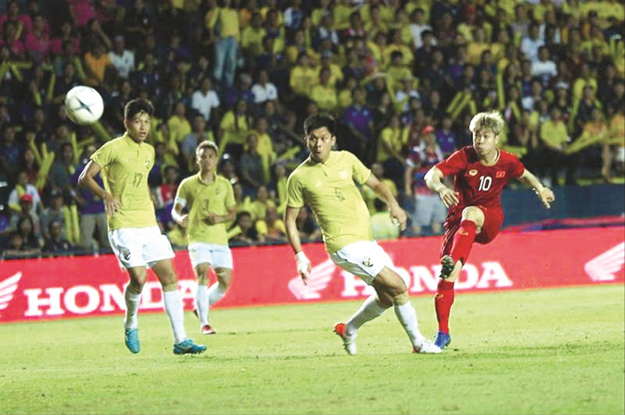 Bóng đá Thái Lan đang dần đi xuống, theo nhận định của truyền thông Thái 