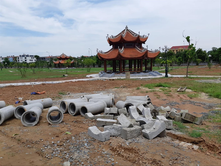 Một số hạng mục vẫn tiếp tục thi công sửa chữa. Ảnh: Minh Đức 