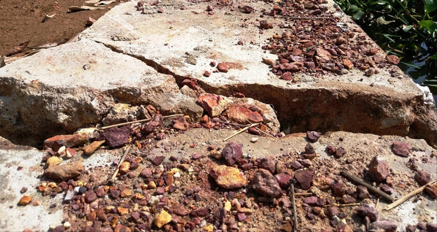 Công trình kè chống sạt lở tự vỡ sau một thời gian ngắn được xây dựng 