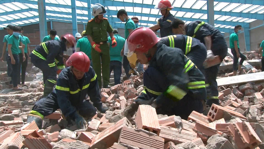 Hiện trường vụ tai nạn làm 6 người tử vong  Ảnh: N.H                    