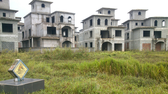 Đánh thuế nhà sẽ ngăn được tình trạng biệt thự bỏ hoang?. Ảnh: Như Ý.