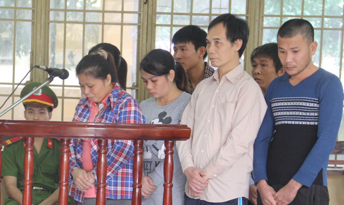 Các bị cáo tại phiên xét xử.