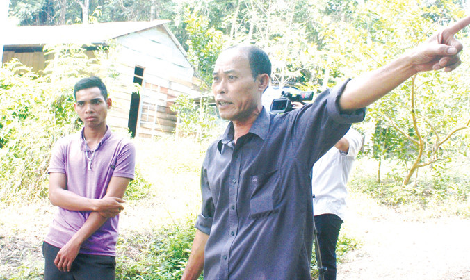 Người dân thôn Hoa, sống trong ô nhiễm vì nhà máy xi măng Xuân Thanh, bất an trước thông tin sẽ có thêm nhà máy thép.