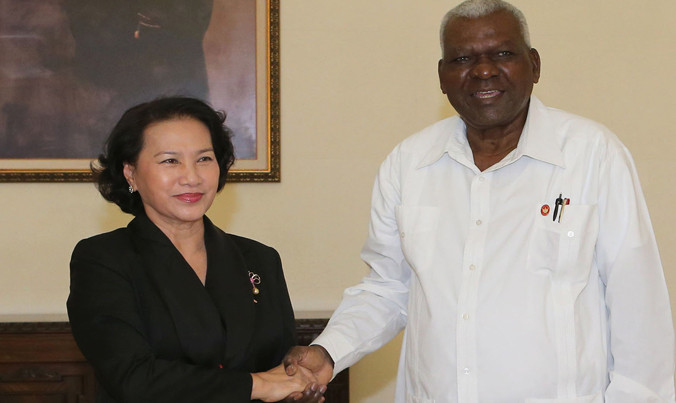 Chủ tịch Quốc hội Nguyễn Thị Kim Ngân hội kiến Chủ tịch Quốc hội Cuba Esteban Lazo. Ảnh: TTXVN.