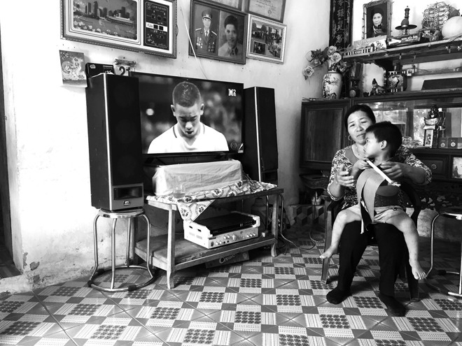 Được cấp điện lưới ổn định, đời sống người dân thôn Áng Bằng thay đổi rõ rệt.