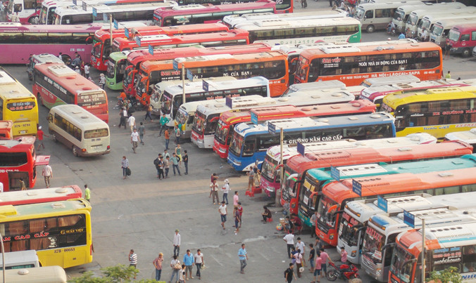 Các bến xe Hà Nội được tăng cường trên 2.100 lượt xe dịp Tết Đinh Dậu. Ảnh: Trọng Đảng.