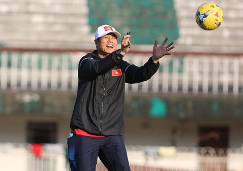 HLV Nguyễn Hữu Thắng. Ảnh: Vnexpress