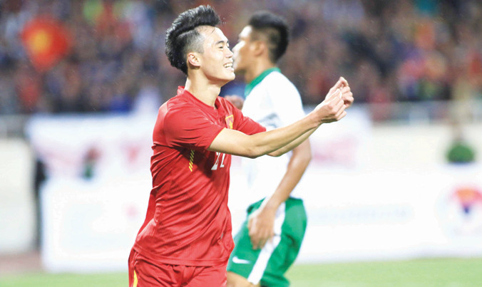 Văn Toàn ăn mừng bàn thắng ấn định chiến thắng cho ĐTVN. Ảnh: VSI.
