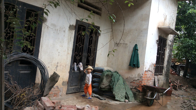 Chạy ăn từng bữa vẫn hiến đất làm đường