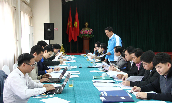 Đại biểu thảo luận tại tổ nhiều nội dung quan trọng trong năm 2017. Ảnh: Hải Đăng.