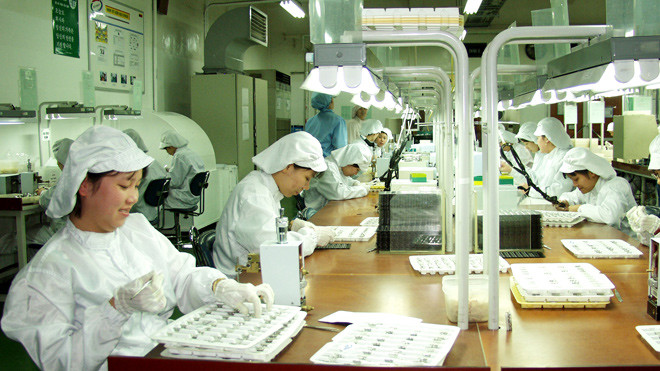 Ưu tiên phát triển và chuyển giao khoa học - công nghệ, nhất là khoa học - công nghệ hiện đại. Ảnh: Hồng Vĩnh.