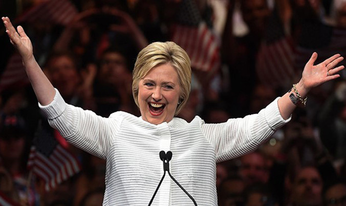 Bà Hillary sẽ không lặng lẽ rút lui