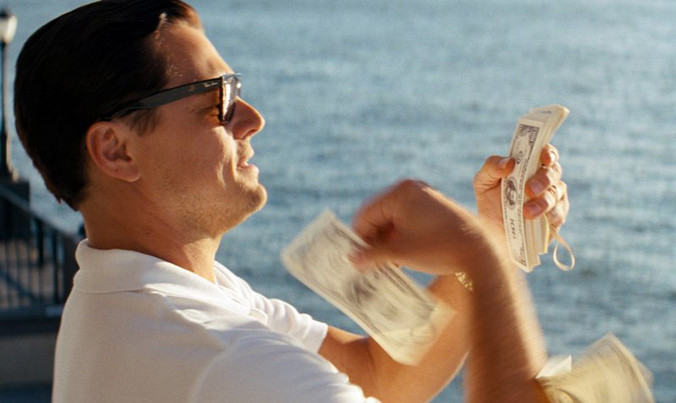 Leonardo DiCaprio và phim “Sói già phố Wall” dính tới lùm xùm tài chính lớn.