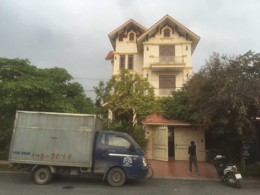 Căn biệt thự 3 tầng bề thế nằm ở khu du lịch Bãi Cháy của gia đình Thảo. Ảnh: Minh Đức