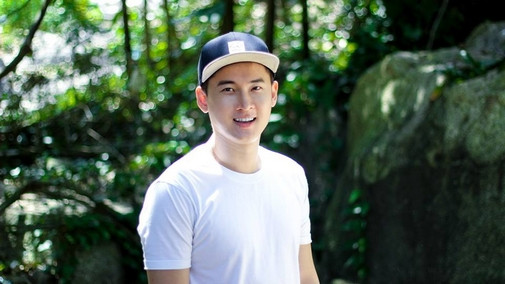 Ca sỹ trẻ Nhật Hí